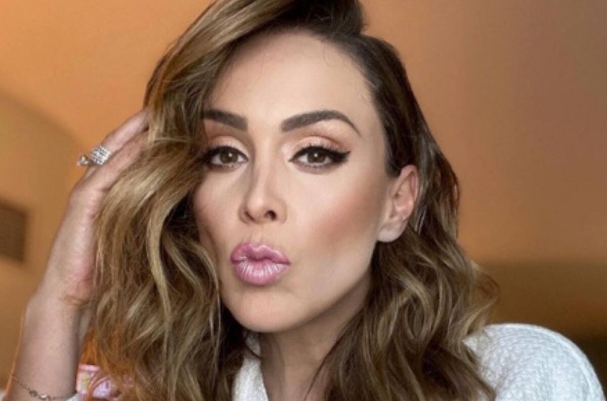 Jacky Bracamontes cautivó con su look en Miss Universo 2021