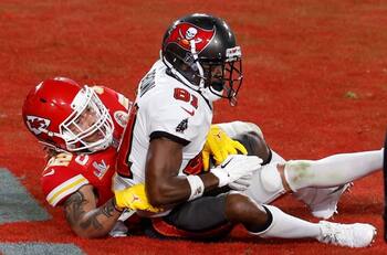 Buccaneers separan a Brown tras ser acusado de falsificar su tarjeta de Covid