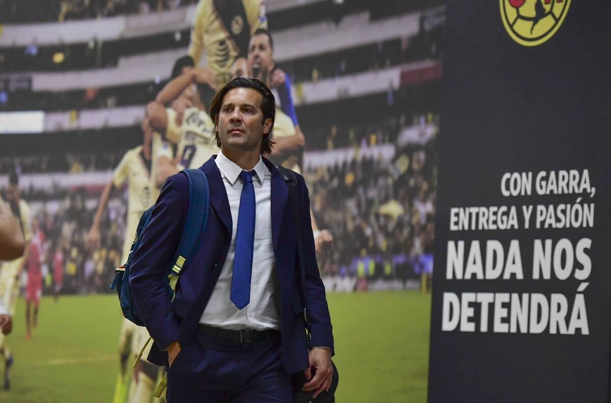 En el Pumas vs Saprissa se hizo presente el posible remplazo de Santiago Solari en el Club América