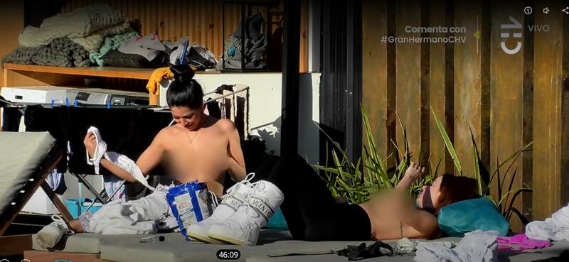 En “Gran Hermano” Chile, Ignacia Michelson, Constanza Capelli, La Pincoya y Scarlette Gález protagonizaron liberador momento al bañarse en la piscina en topless.