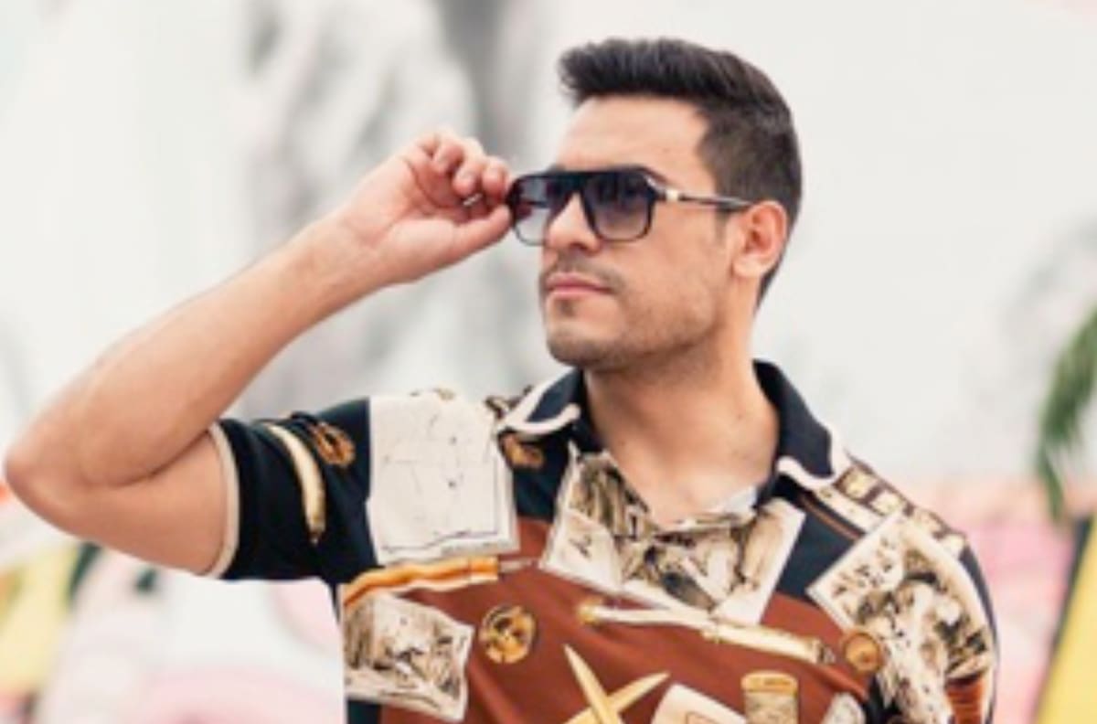 Aseguran que a Carlos Rivera “se le subió la fama” porque pide esto para dar show