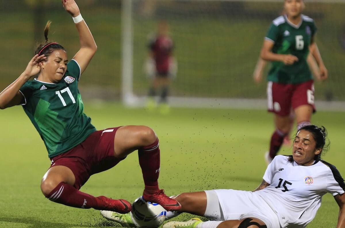 México vence 2-0 a Colombia en el Estadio Azteca
