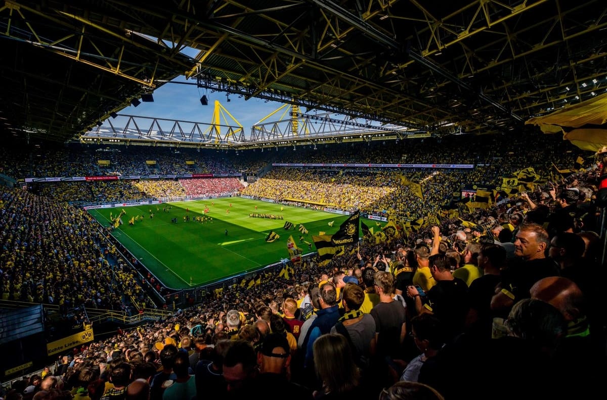 Siete fanáticos de Borussia Dortmund fueron detenidos en Lisboa
