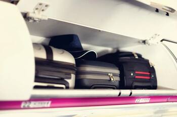 Emiten alerta contra Viva Aerobus por cobro de equipaje de mano