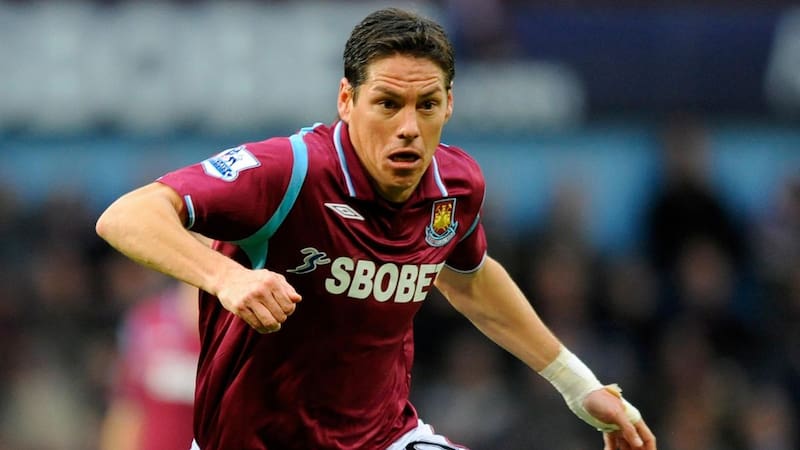 marcó cinco goles con el West Ham.