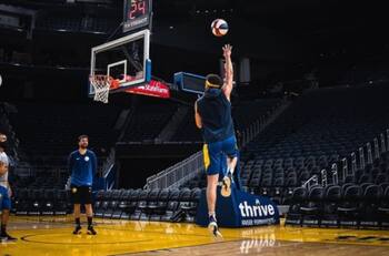 Juan Toscano confesó que Klay Thompson lo avergonzó en una práctica