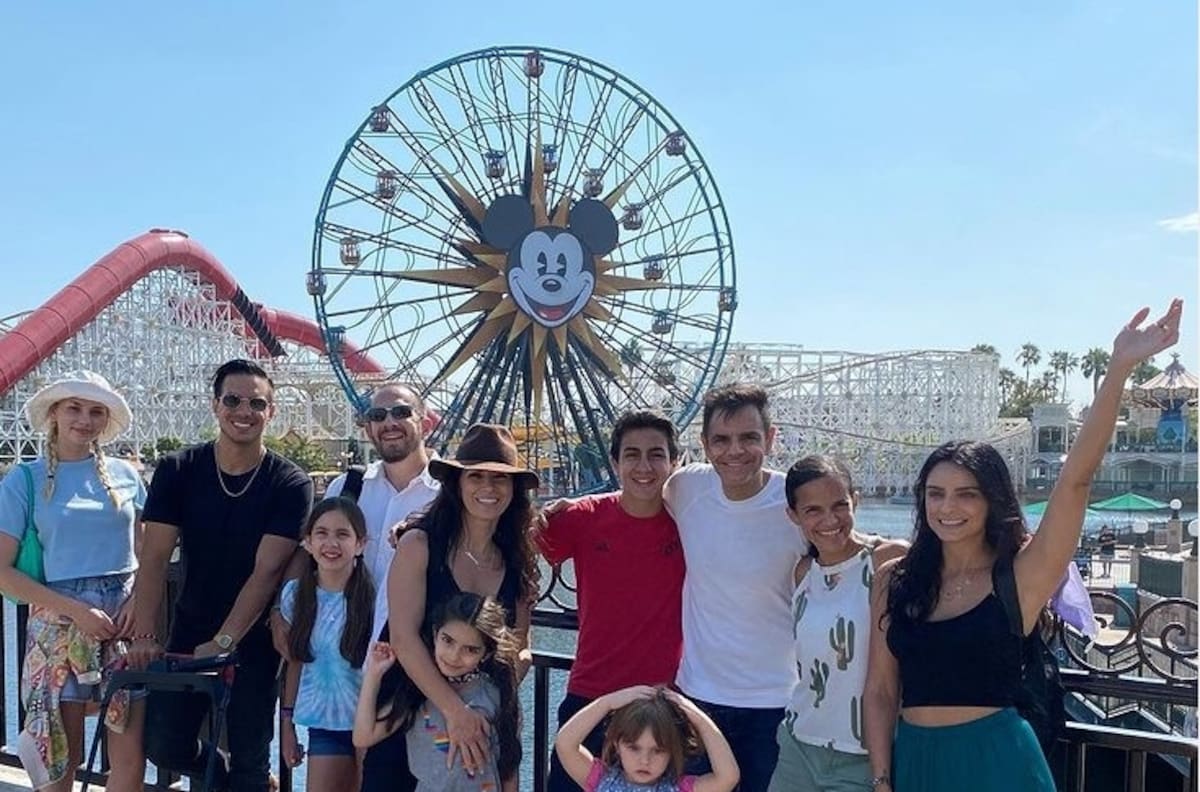 De viaje con los Derbez… y ¿la novia de Vadhir?