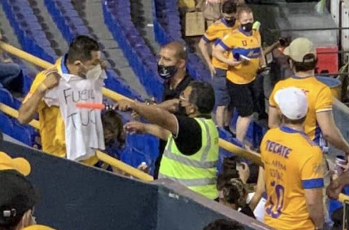 Tigres investiga caso de aficionado que mostró ayer la playera de "Fuera Tuca"