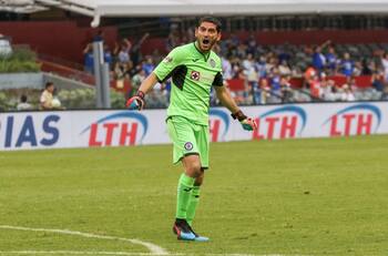 Futbol de Estufa: José de Jesús Corona renueva dos años más con Cruz Azul