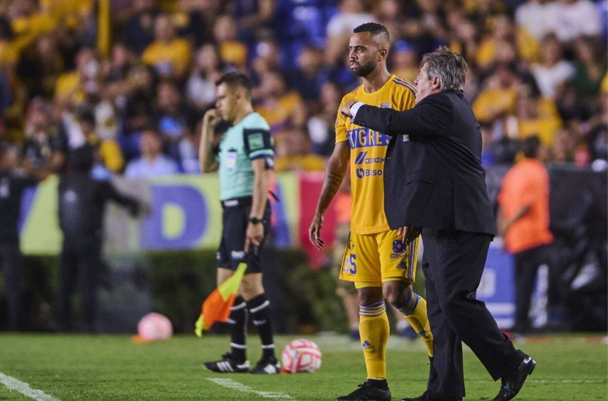 La indirecta de Rafa Carioca al 'Piojo' Herrera que muestra que el vestidor de Tigres está roto