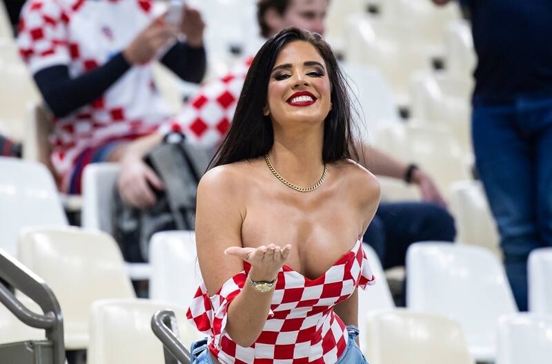 se roba todas las miradas en la final de la Champions League.