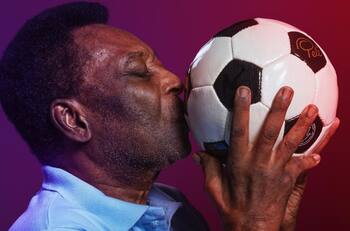 Pelé ya está estable, después de ingresar a cuidados intensivos