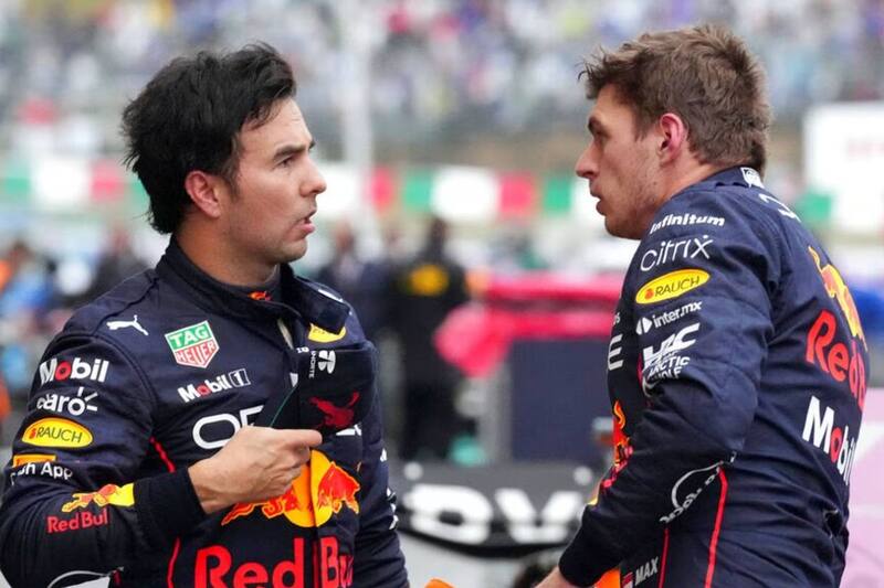 La relación entre los dos pilotos de Red Bull aumentó tras el triunfo de Checo en el GP de Arabia Saudita.