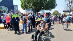 Abuelita murió mientras esperaba en la fila para la vacuna de COVID-19 en Puebla