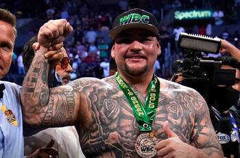 Entrenador de Andy Ruiz arremete contra JC Chávez y Eduardo Lamazón por no criticar al Canelo Álvarez