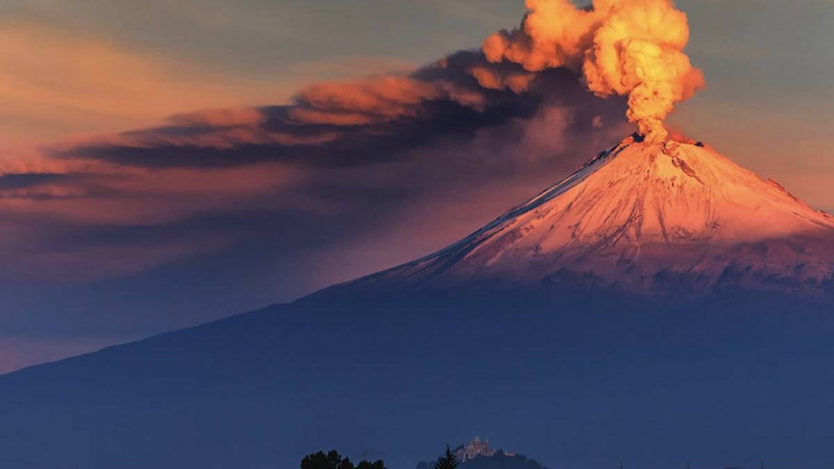 Volcán Popocatépetl de México con actividad