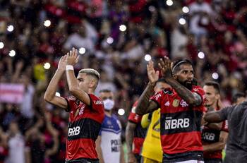 Estrella de liga brasileña atropelló mortalmente a ciclista en Rio de Janeiro