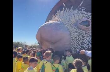 VIDEO | Construyen puercoespín gigante de casi 12 metros de diámetro