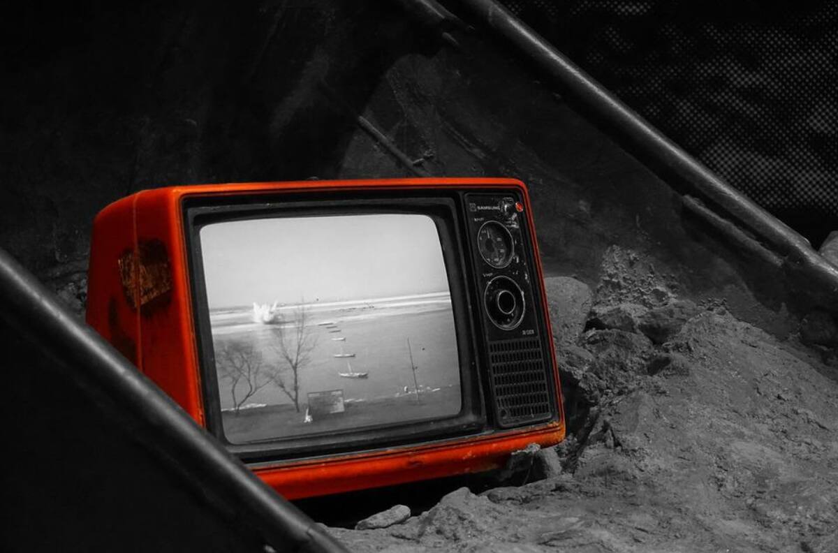 Video: Encontraron una televisión en la basura y se volvieron virales