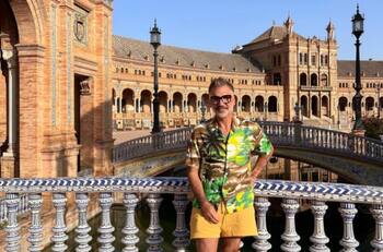 Alejandro Fernández y su novia Karla Laveaga disfrutan de divertidos y románticos días por España