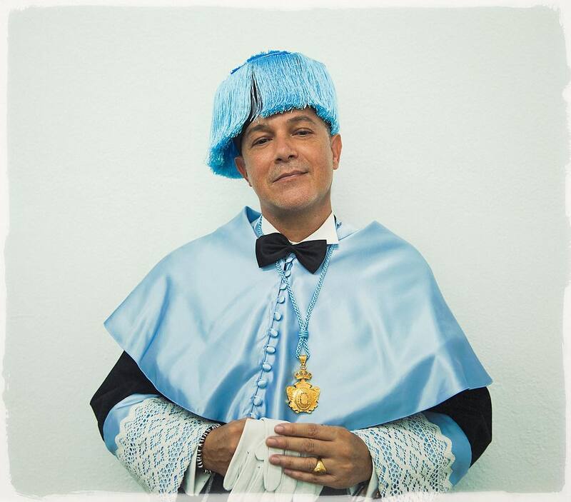 Alejandro Sanz fue condecorado como doctor Honoris Causa.
