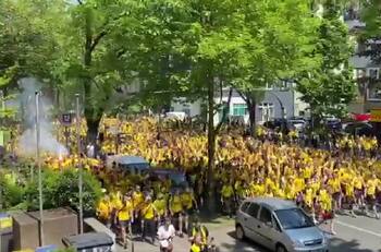 VIDEO | Quieren el título después de 11 años: hinchas del Borussia Dortmund llegaron en masa al Signal Iduna Park
