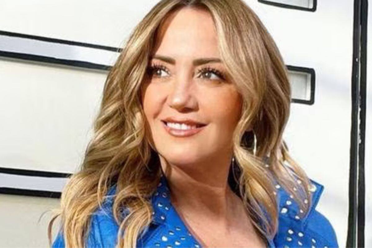 Andrea Legarreta es ovacionada en “Vaselina”