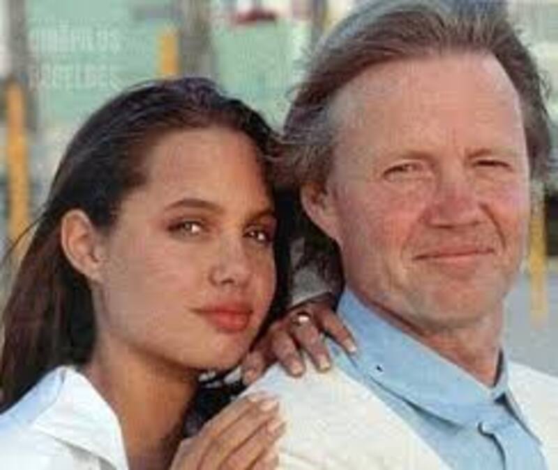 La actriz suprimió el apellido de su padre en su nombre cuando comenzó a hacer castings en Hollywood.