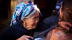 Conoce a la Tatuadora filipina de 106 años que apareció en la portada de Vogue