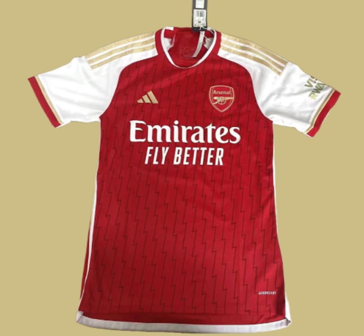Posible camiseta de los "Gunners" para la próxima temporada