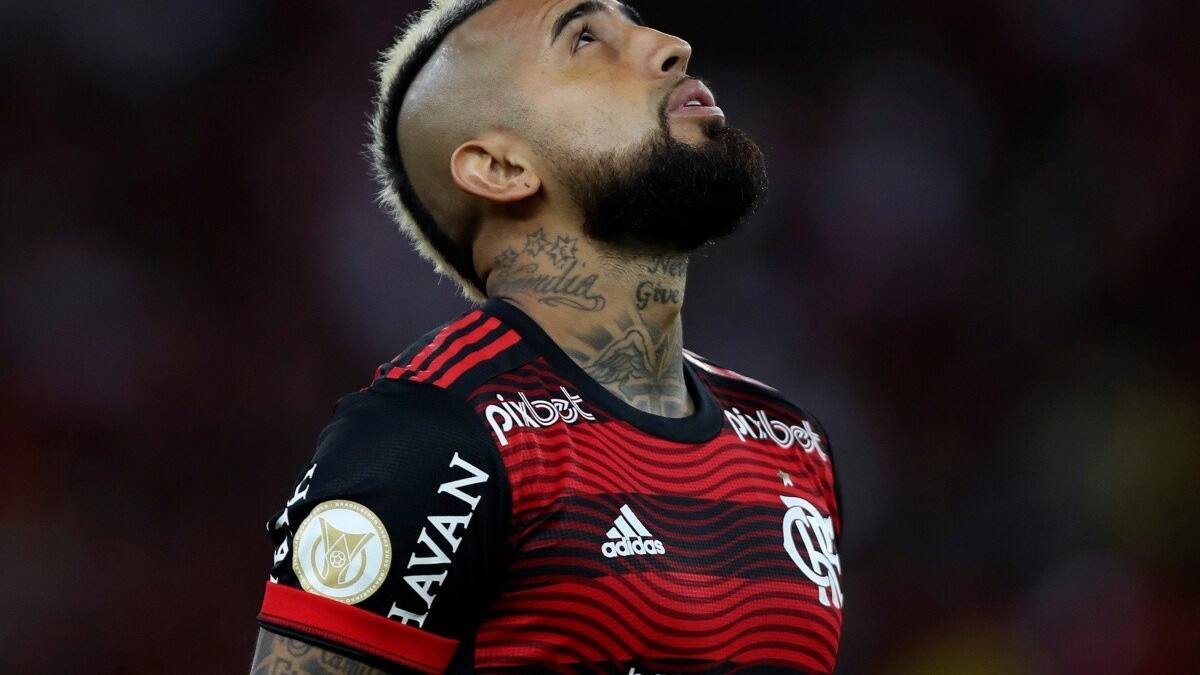 Más de 40 millones de caída: Esto es lo que cuesta ahora el pase de Arturo Vidal a sus 36 años