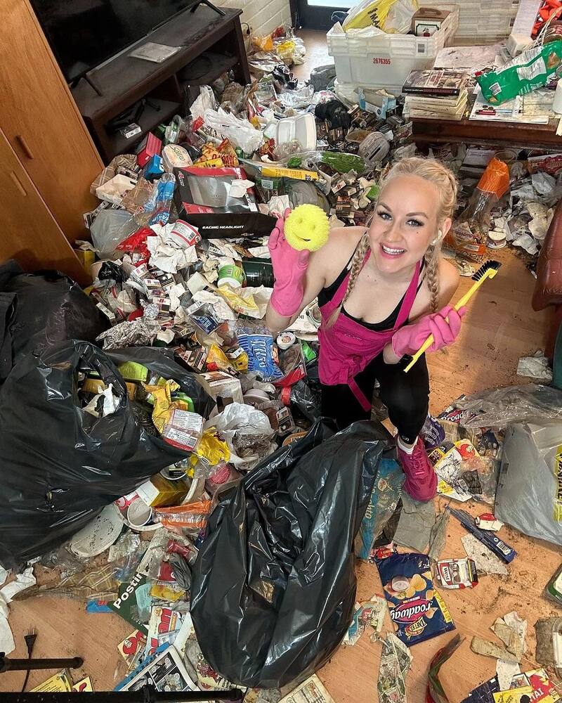 Así es el trabajo de la influencer viral. Créditos: @aurikatariina