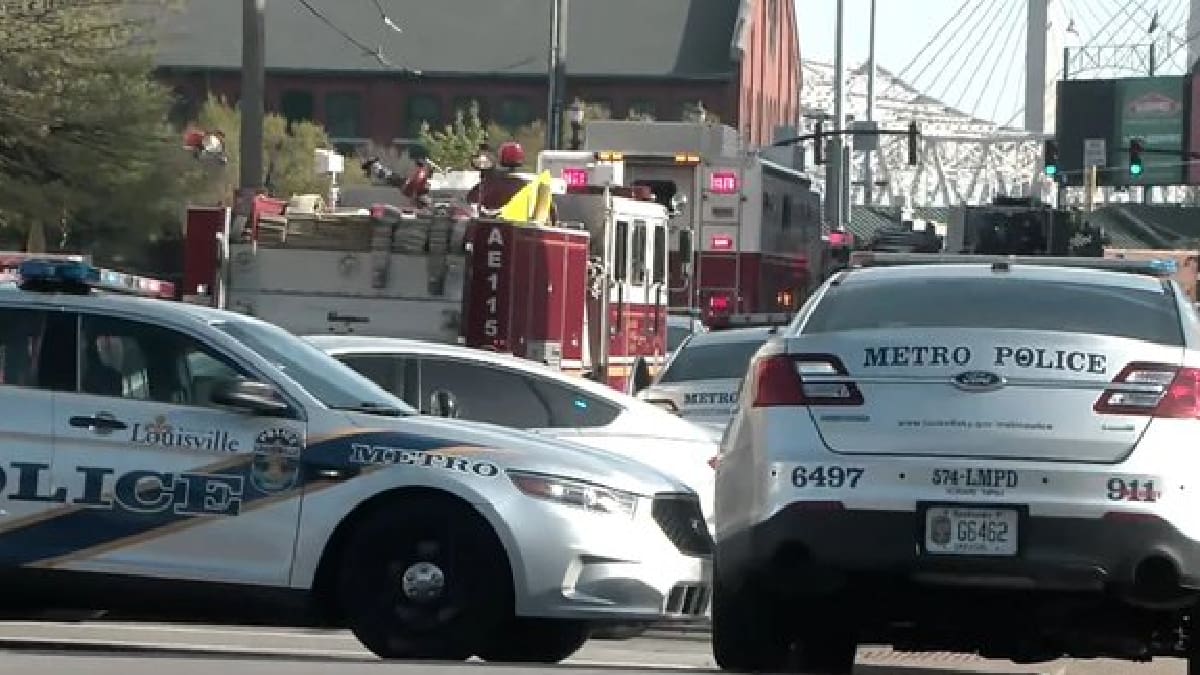 Tiroteo en banco de Louisville, Estados Unidos, deja al menos 5 muertos y 8 heridos