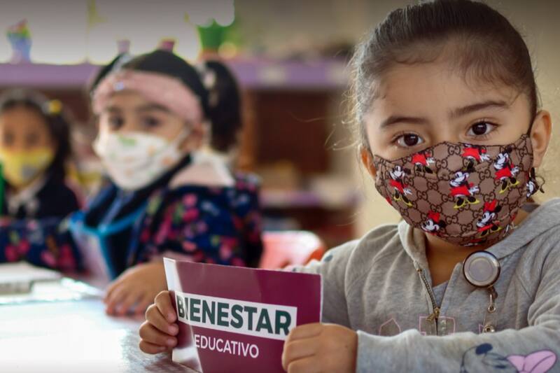 El gobierno de la Ciudad de México puede otorgar hasta mil pesos para la compra de útiles y uniformes escolares.