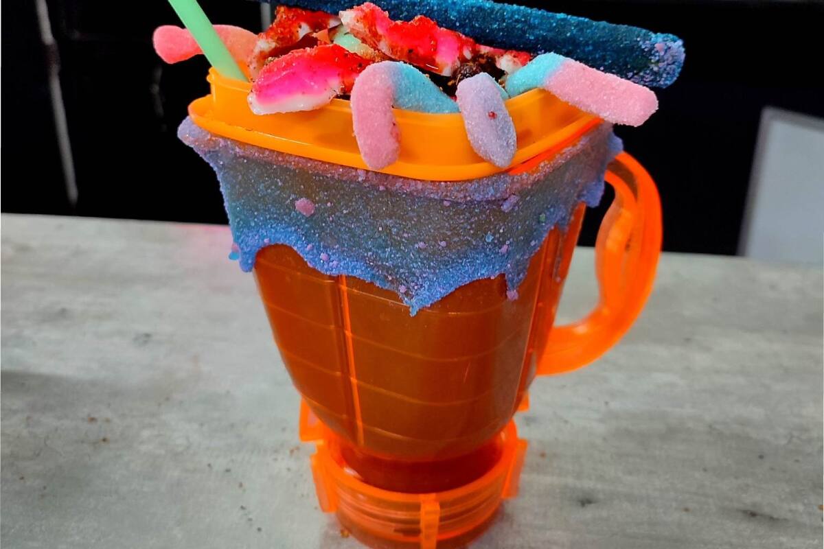 Un análisis descubrió que una licuachela aporta las mismas calorías que una comida completa.