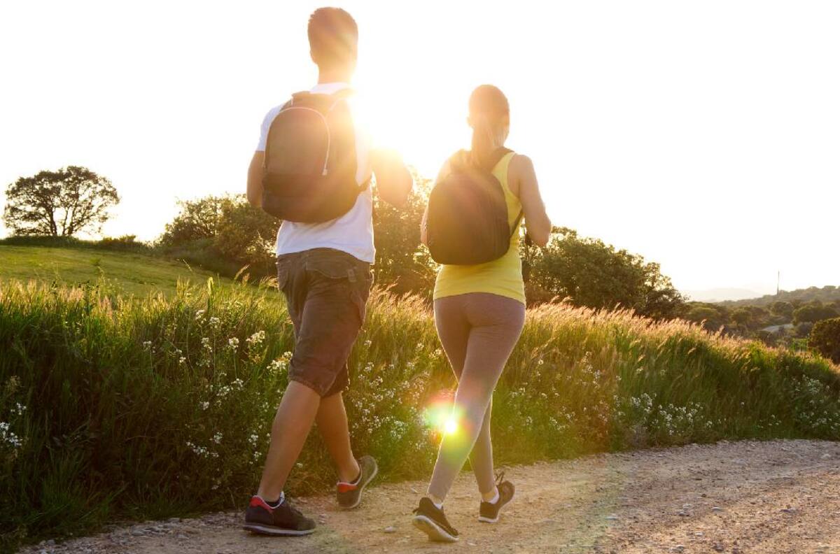 Por estas razones, caminar es el mejor deporte que puedes realizar