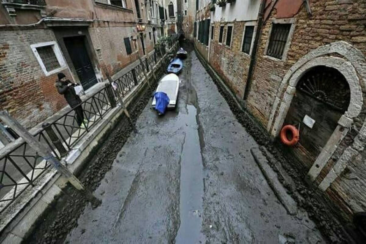 Los caudales de los canales de Venecia se están secando. Crédito: Twitter @cmdarwindavid
