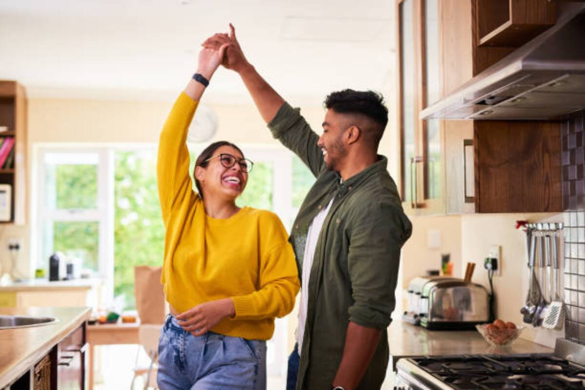 Estas son 5 canciones que puedes dedicar el 14 de pareja.