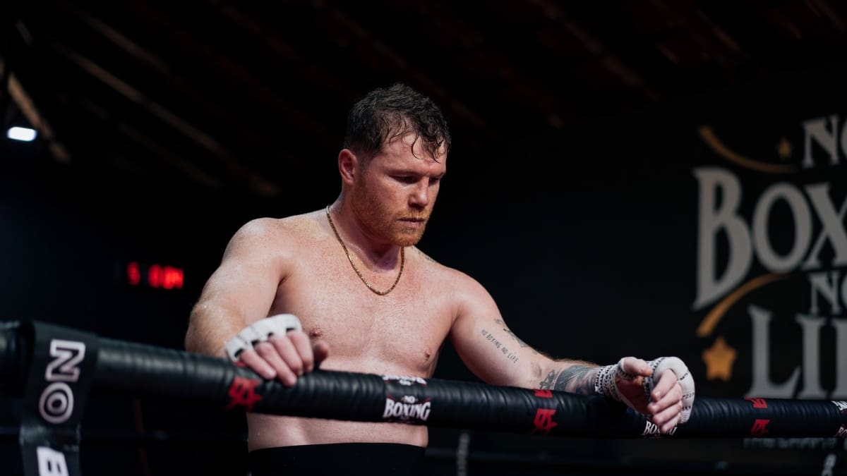 Importante exboxeador arremete con todo contra Canelo Álvarez y lo llama “viejo”