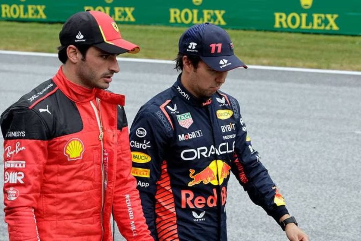 Carlos Sainz y Checo Pérez protagonizaron una intensa batalla en el GP de Austria. (EFE)