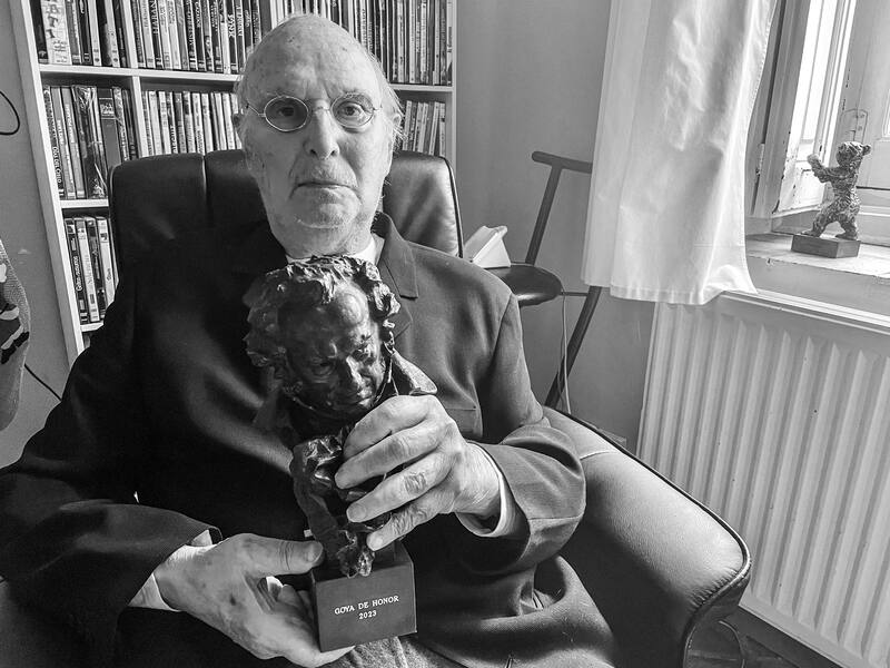 Alcanzó a recibir su premio Goya de Honor por su trayectoria profesional.