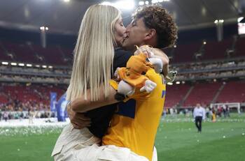 Carolina Elizabeth, la esposa de Igor Lichnovsky que también gritó campeón en México