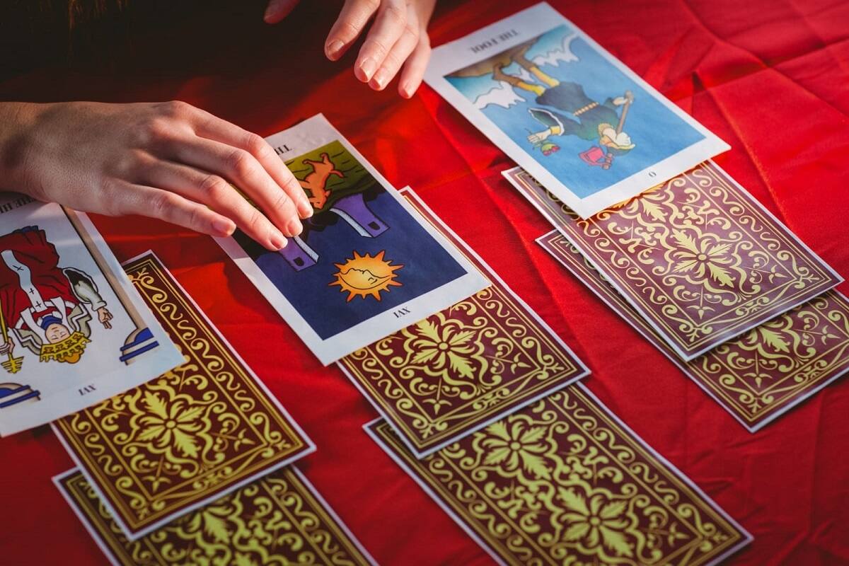 Descubre lo que el tarot quiere decirte este viernes.