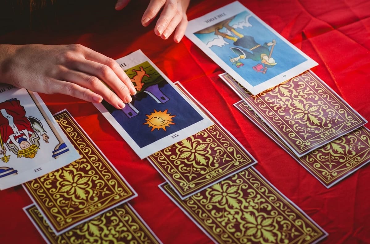 Tarot gratis para el 14 de abril: Estas son las predicciones de salud, amor y dinero