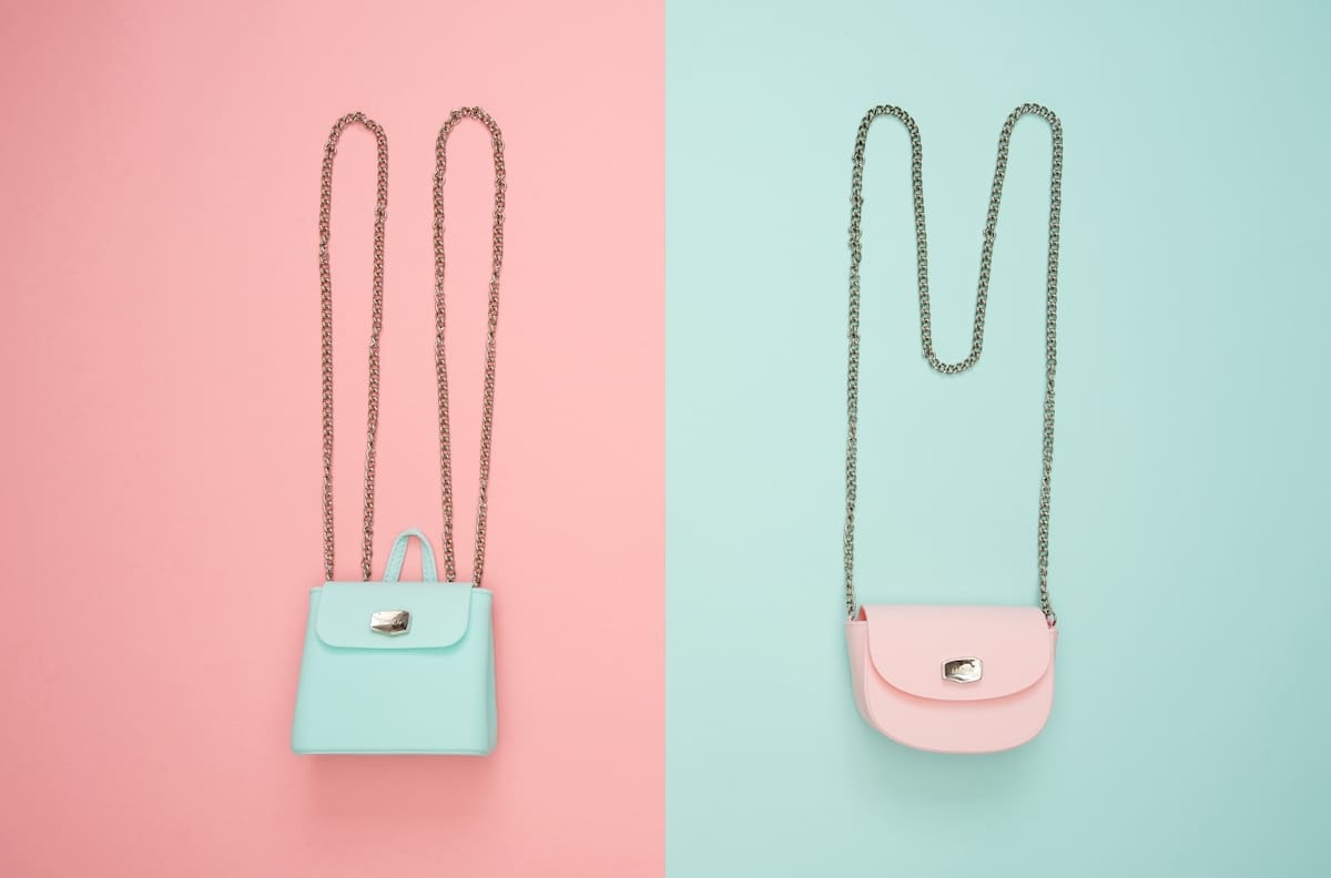 Si quieres alejar la pobreza, nunca uses un bolso o cartera de este color