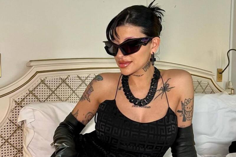 La cantante posó para atrevida portada de revista