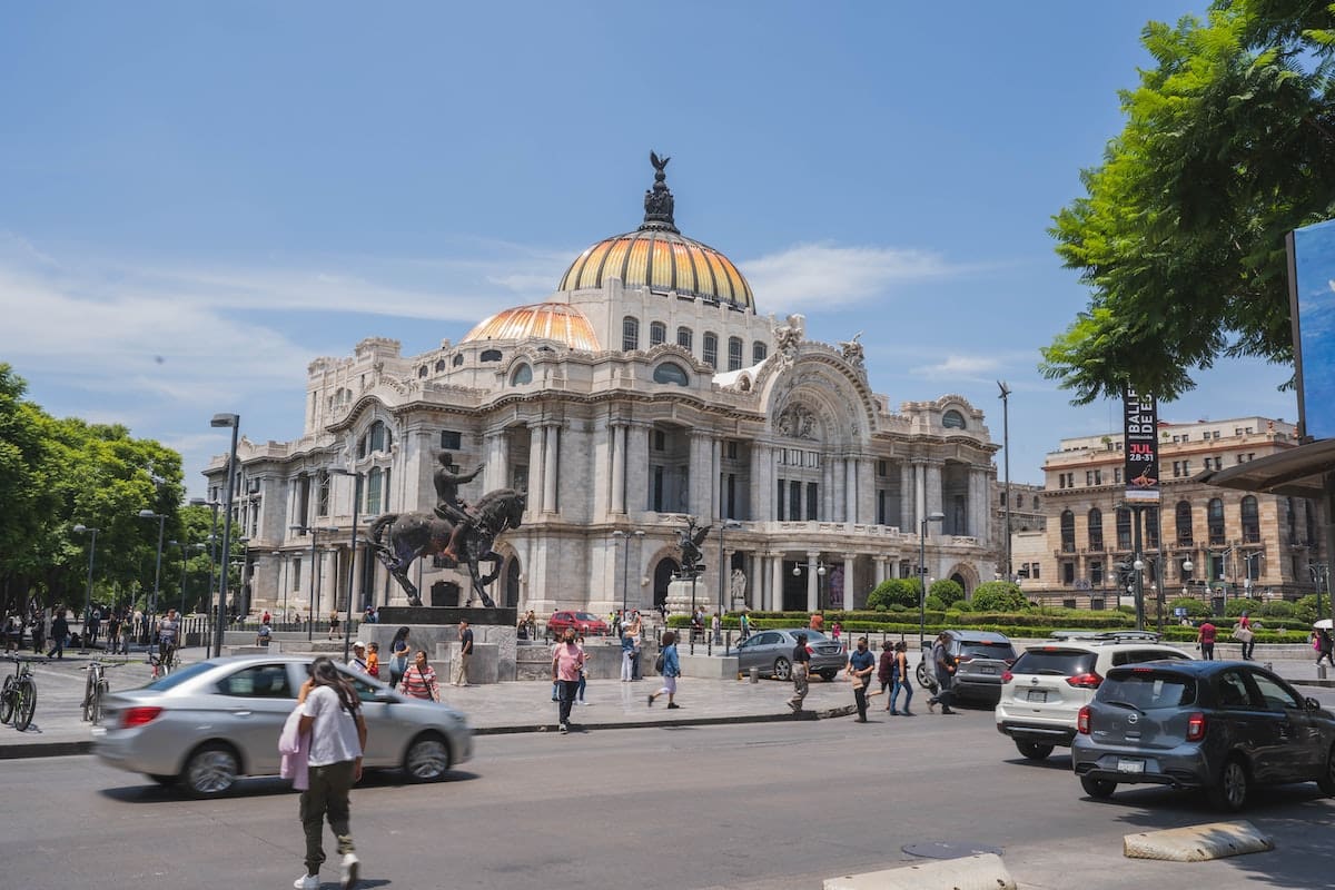 Se espera que la capital experimente condiciones mayormente soleadas.