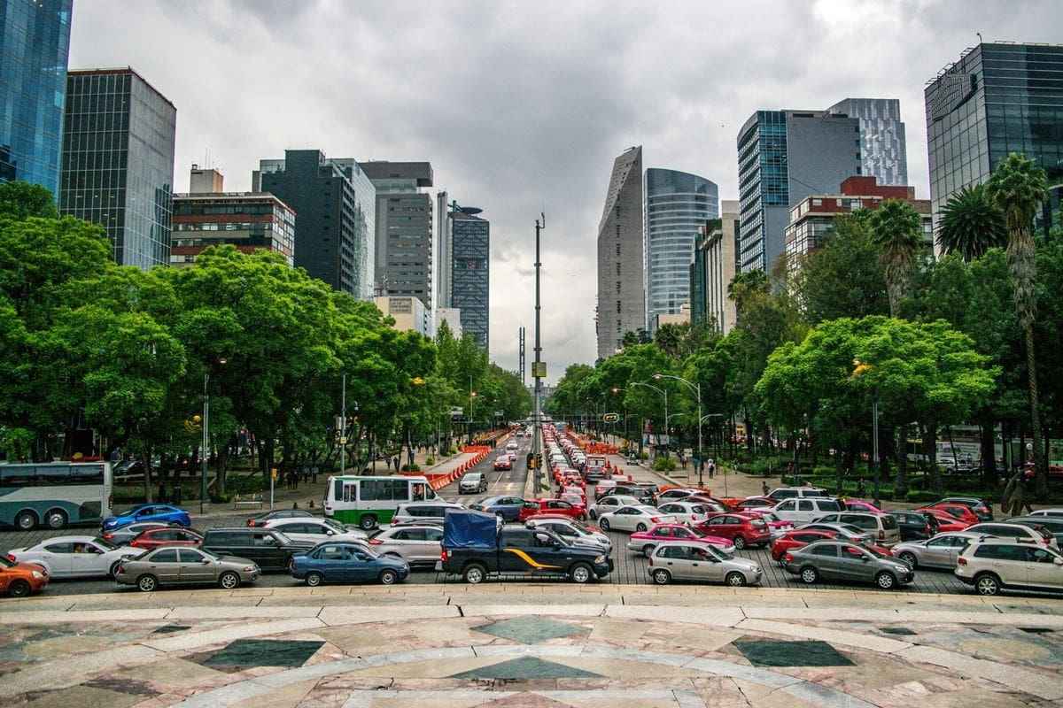 Hoy No Circula que aplica en la CDMX y EdoMex este viernes 5 de mayo.