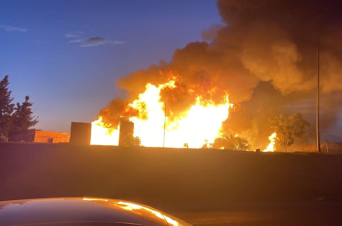 Se reporta fuerte incendio en la Central de Abastos de la CDMX