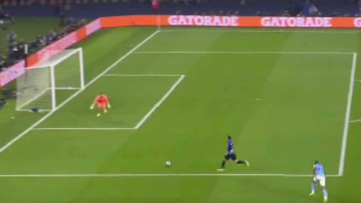 VIDEO | El grosero error de Manchester City que casi termina en gol de Lautaro Martínez en la final de Champions